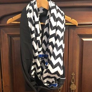 Lululemon Scarf reversible